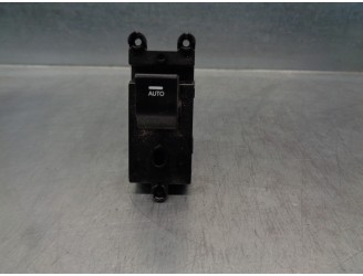 MANDO ELEVALUNAS TRASERO DERECHO 935803Z0504X 
