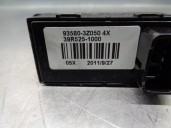 Replacement rear right window switch for Hyundai i40 CW 1.7 CRDi CAT OEM IAM reference 935803Z0504X 