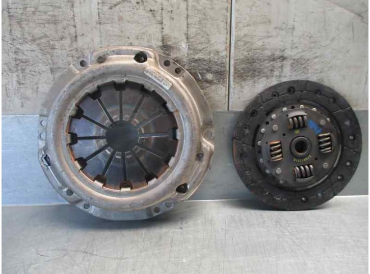 Recambio de kit embrague para opel agila básico referencia OEM IAM 319011010 119006291 LUK/DK