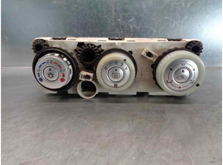 Recambio de mando calefaccion / aire acondicionado para mitsubishi colt berlina 5 (z30a) 1.1 cat referencia OEM IAM 69667301  