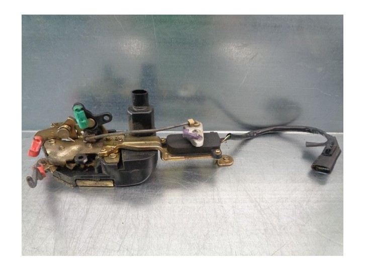 Replacement front right door lock for Chrysler Voyager (ES) 2.5 TD OEM IAM reference 05072933AA 2 AND 3 PINS 5 DOORS