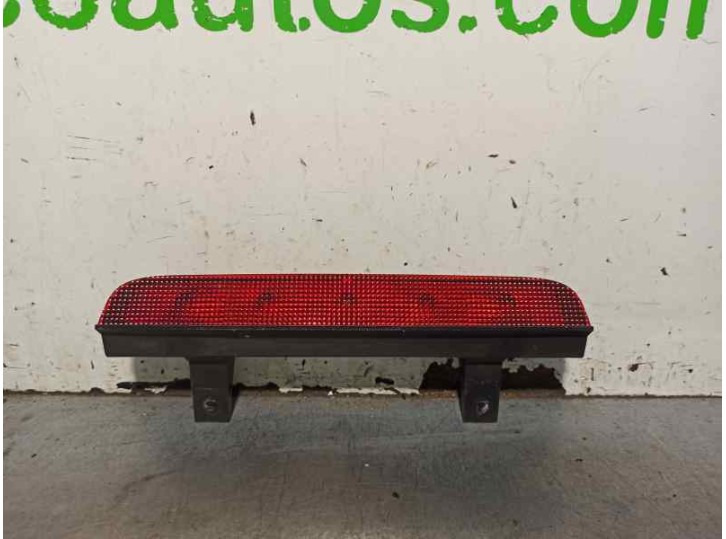 Recambio de luz central de freno para opel agila básico referencia OEM IAM 03318040 OLSA