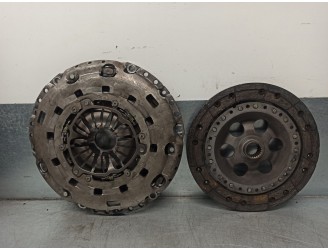 Recambio de kit embrague para ford focus berlina (cak) 1.8 tdci turbodiesel cat referencia OEM IAM 1307950 123039510 LUK