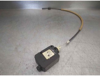 Recambio de motor tapa deposito combustible para land rover discovery v6 td edition 60 yrs referencia OEM IAM FSG500013 A2C53110