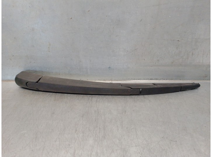 Recambio de brazo limpia trasero para mazda 5 berl. (cr) 2.0 diesel cat referencia OEM IAM C23567421A 