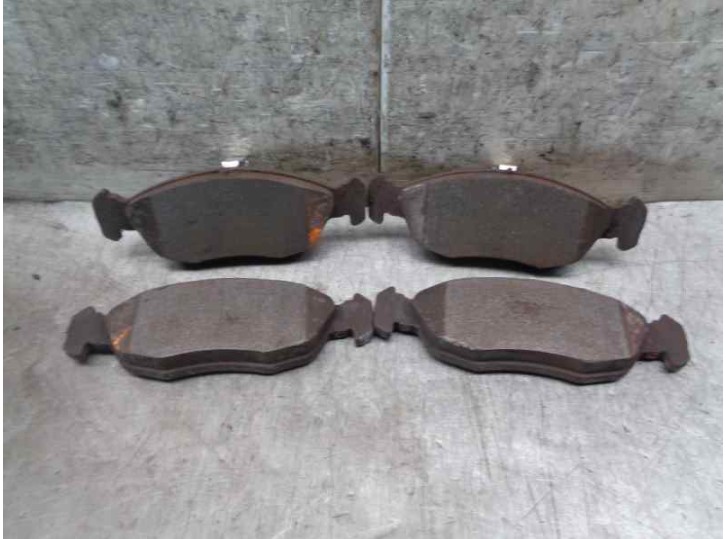 Replacement brake pads for Citroën Xsara Berlina 1.9D Tonic OEM IAM reference 