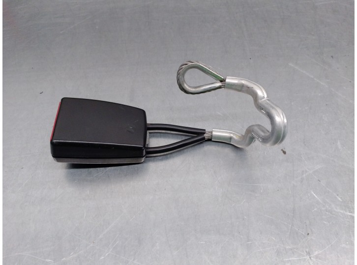 Recambio de enganche cinturon para skoda fabia (5j2 ) 1.2 12v referencia OEM IAM 5J6857496QVZ TRASERO DERECHO 5 PUERTAS