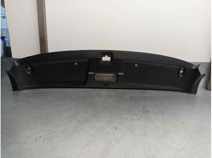 Recambio de molduras delanteras para mercedes-benz clase s (w126) berlina+coupe sel 500 referencia OEM IAM 