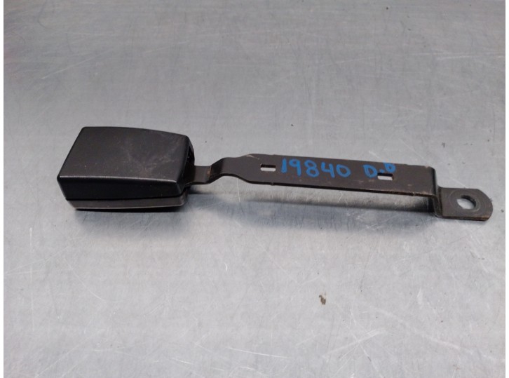 Recambio de enganche cinturon para skoda fabia (5j2 ) 1.2 12v referencia OEM IAM 5J0858472QVZ DELANTERO DERECHO 5 PUERTAS