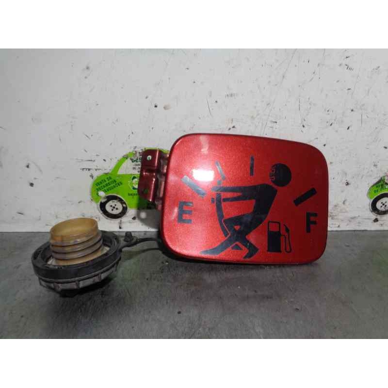 Recambio de tapa exterior combustible para kia carens 1.8 cat referencia OEM IAM 0K2C142410  ROJA