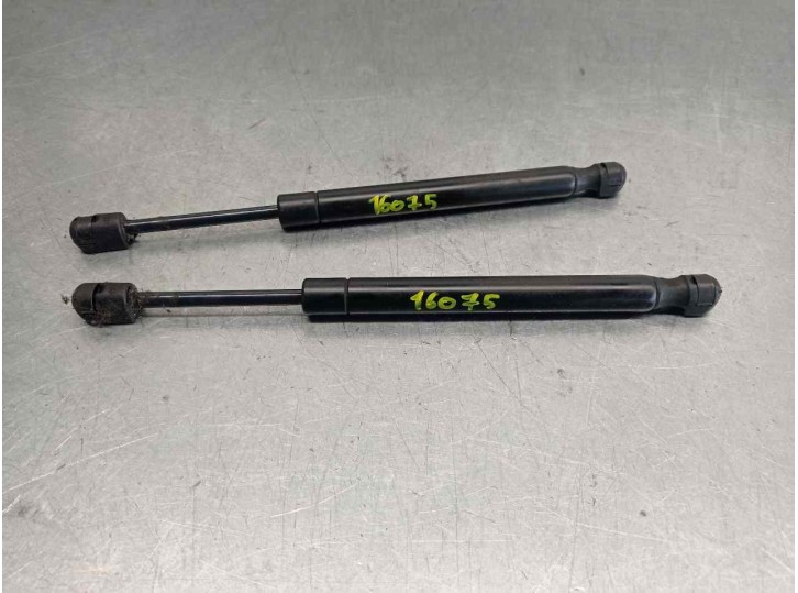 Replacement boot / tailgate dampers for Audi A6 saloon (4F2) 2.4 OEM IAM reference 