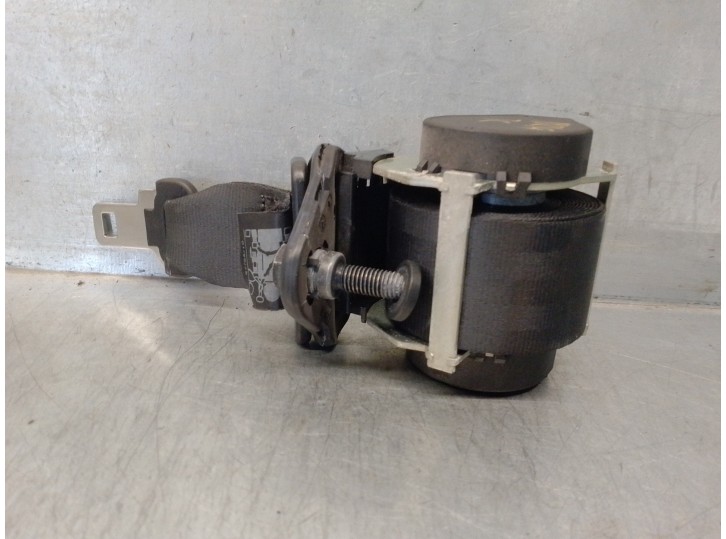 Recambio de cinturon seguridad trasero central para dacia sandero 1.5 dci diesel cat referencia OEM IAM 8200531836 5 PUERTAS