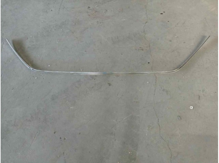 Recambio de molduras delanteras para mercedes-benz clase s (w126) berlina+coupe sel 500 referencia OEM IAM   