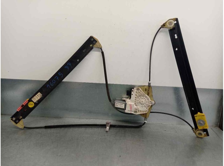 Recambio de elevalunas delantero derecho para audi a6 berlina (4f2) 2.4 referencia OEM IAM 4F0959802B 6 PINES 4 PUERTAS