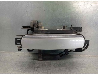 Recambio de maneta exterior delantera derecha para audi a6 berlina (4f2) 2.4 referencia OEM IAM 4F0837886 4 PUERTAS