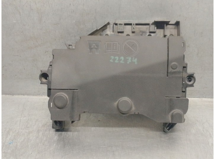 Recambio de caja reles / fusibles para volvo v40 hatchback (525) d2 referencia OEM IAM 30659192 E05769300