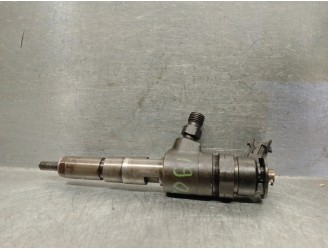 Recambio de inyector para peugeot 207 confort referencia OEM IAM 565889 0445110252 BOSCH