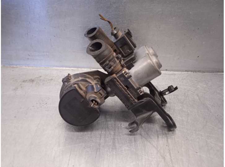 Recambio de valvula intercambio de calefaccion para audi a6 berlina (4f2) 2.4 referencia OEM IAM 4F0906201G 114741217 BOSCH