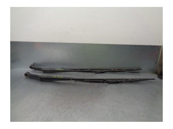 Recambio de brazo limpia delantero derecho para chevrolet lacetti 1.4 cat referencia OEM IAM 95211018 95211019 