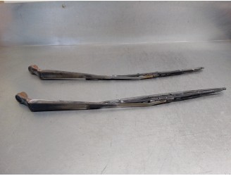 Recambio de brazo limpia delantero derecho para ford ranger (es) 2.5 tdci cat referencia OEM IAM 3942501 4036296 