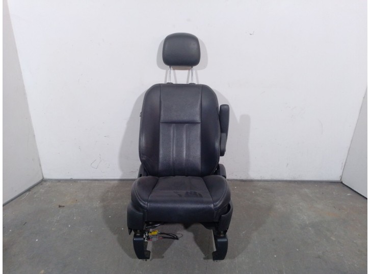 Replacement front right seat for Lancia Voyager MPV (404_) 2.8 CRD (RT, 53) OEM IAM reference K04610154AC K0461