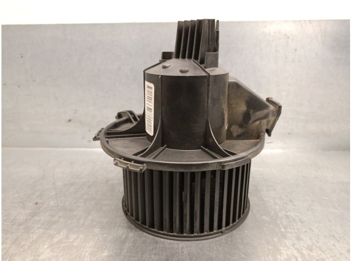 Recambio de motor calefaccion para opel zafira / zafira family b (a05) 1.9 cdti (m75) referencia OEM IAM 1845107 1845107 BEHR