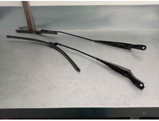 Recambio de brazo limpia delantero derecho para peugeot partner kombi outdoor referencia OEM IAM   