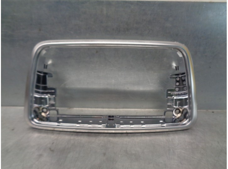 Recambio de moldura para mercedes-benz clase cla (w117) 2.0 cat referencia OEM IAM  1119088X FAURECIA
