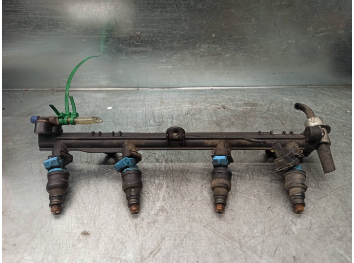 Recambio de rampa inyectora para ford fiesta berlina 1.3 cat referencia OEM IAM 95BF9D280CD 