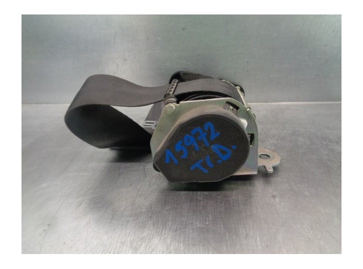 Recambio de cinturon seguridad trasero derecho para dacia duster ambiance 4x2 referencia OEM IAM 8200751262  5 PUERTAS