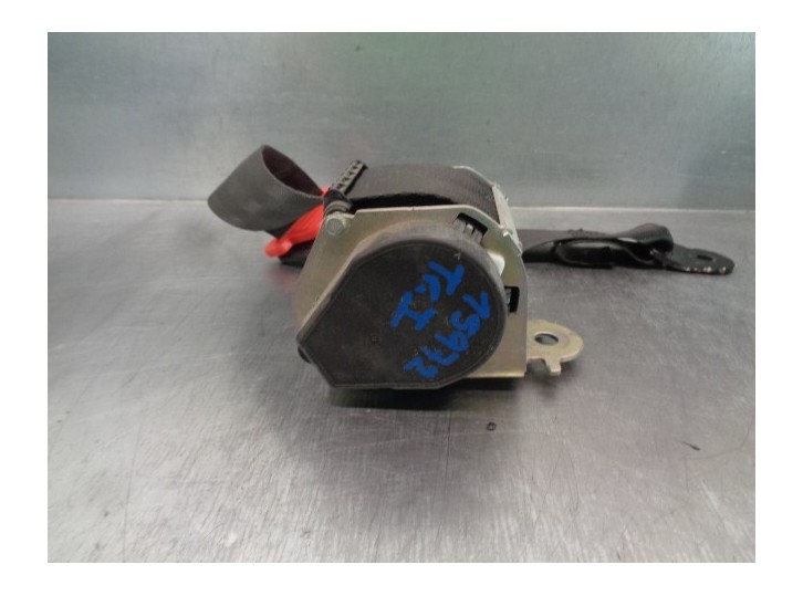 Recambio de cinturon seguridad trasero izquierdo para dacia duster ambiance 4x2 referencia OEM IAM 8200751262  5 PUERTAS