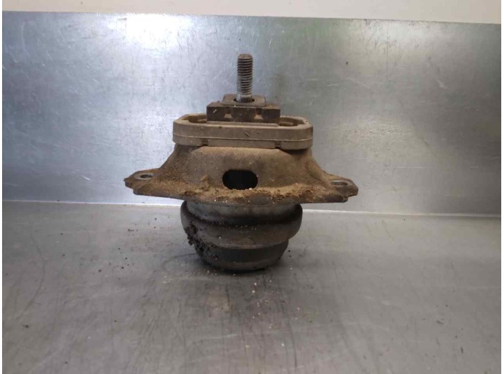 Recambio de soporte motor delantero para land rover discovery v6 td edition 60 yrs referencia OEM IAM KKB500441G 3618398125 