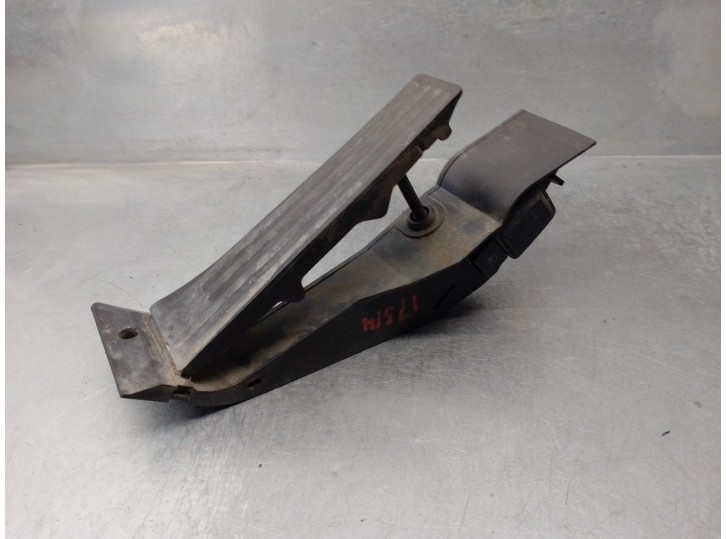 Recambio de potenciometro pedal para bmw serie 1 berlina (e81/e87) 2.0 16v diesel referencia OEM IAM 35426766930 25916010 