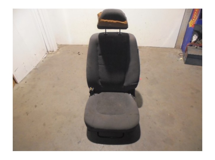 Recambio de asiento delantero izquierdo para kia cerato 2.0 turbodiesel cat referencia OEM IAM TELA GRIS 5 PUERTAS