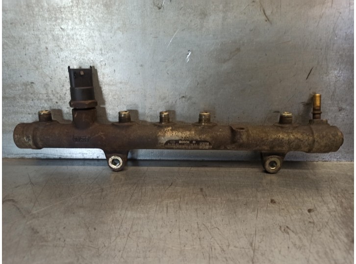 Recambio de rampa inyectora para opel vivaro furgón/combi (07.2006 =>) referencia OEM IAM 8200330912 0445214065 BOSCH