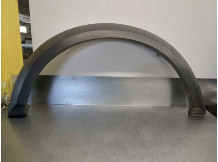 Recambio de aletin delantero izquierdo para land rover discovery v6 td edition 60 yrs referencia OEM IAM DFJ000032 