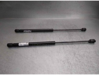 Replacement trunk / tailgate shock absorbers for Fiat Bravo (182) 1.9 Turbodiesel OEM IAM reference 7774707 3 DOORS