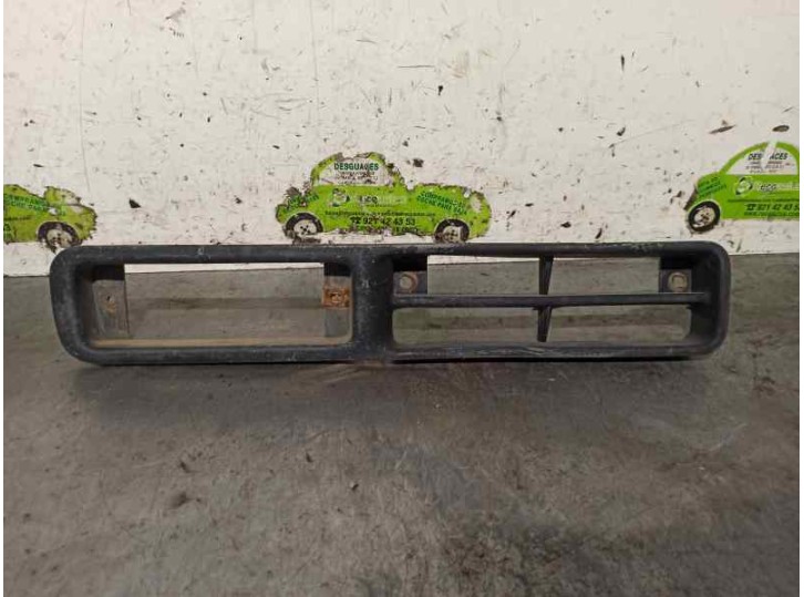 Recambio de cerquillo faro para nissan terrano (wd21) 2.7 td referencia OEM IAM 6225655G00 