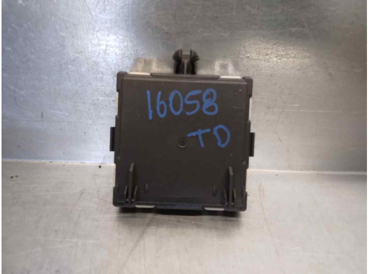 Recambio de modulo confort para mercedes-benz clase e lim. (w213) e 220 d (213.004) referencia OEM IAM A2139005009 A2C7410300900