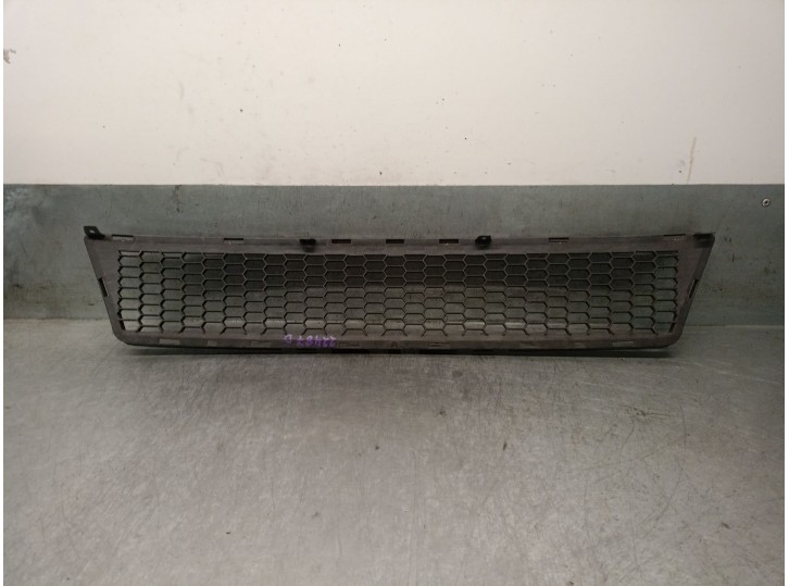 Recambio de rejilla delantera para toyota verso (_r2_) 2.0 d-4d (aur20_) referencia OEM IAM 531120F040 531120F040 