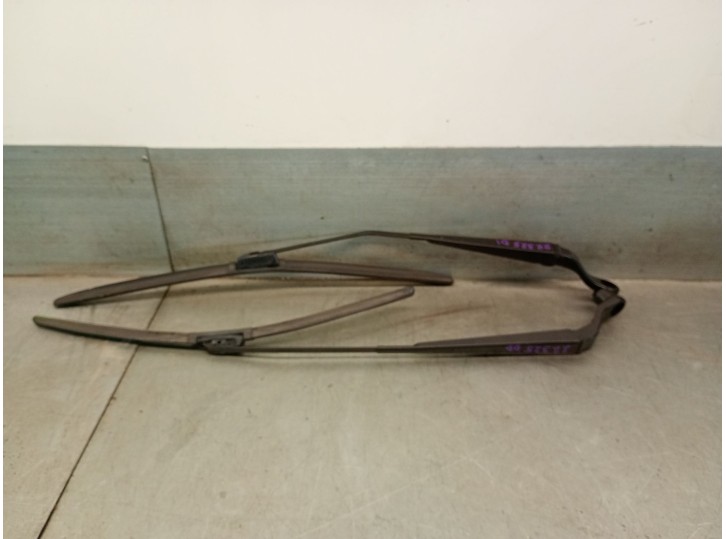 Recambio de brazo limpia delantero derecho para jeep compass (mk49) 2.2 crd 4x4 referencia OEM IAM 68002027AA 68002027AA 
