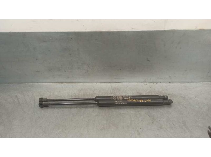 Replacement boot / tailgate struts for Alfa Romeo 156 Sportwagon 2.4 JTD 20V Distinctive OEM IAM reference 
