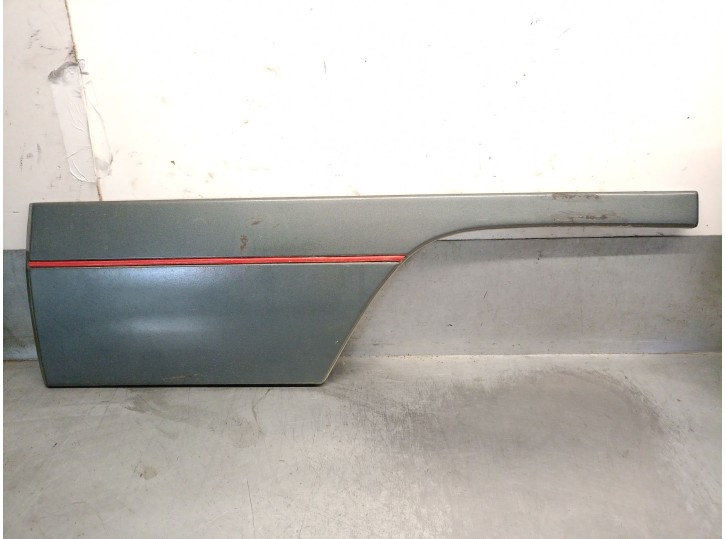 Recambio de molduras traseras para renault 5 (b/c40) 1.1 referencia OEM IAM 7700783749 7700783749 