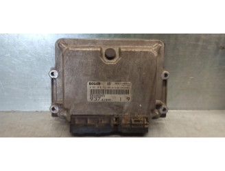 Recambio de centralita motor uce para alfa romeo 147 (190) 1.9 jtd cat referencia OEM IAM 55185365 0281010332 BOSCH