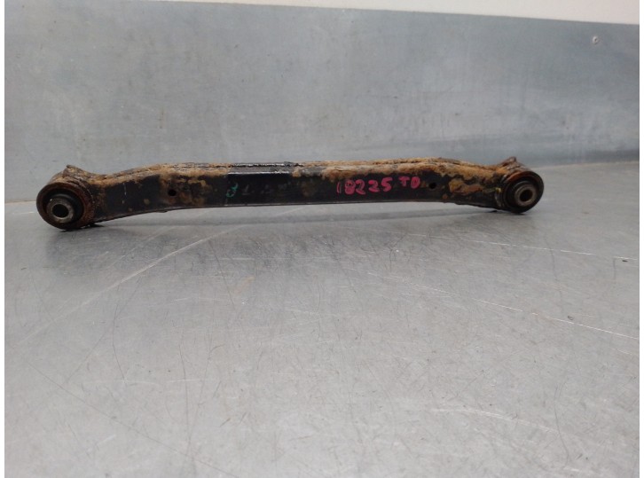 Recambio de brazo suspension superior trasero derecho para hyundai i30 1.4 cat referencia OEM IAM 551002G000  