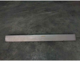 Recambio de spoiler talonera lateral izquierda para kia sportage 2.0 turbodiesel cat referencia OEM IAM K02950840B 