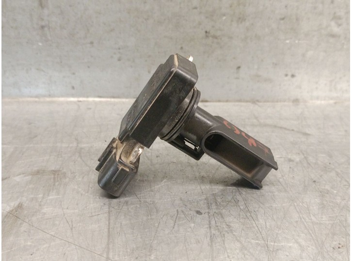 Recambio de caudalimetro para toyota corolla (e12) 2.0 turbodiesel cat referencia OEM IAM 2220427010 AFH70M23 HITACHI