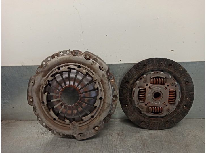 Recambio de kit embrague para renault megane ii berlina 3p 1.5 dci diesel referencia OEM IAM 302058324R  