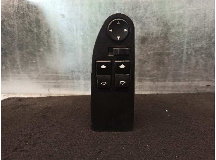 Recambio de mando elevalunas delantero izquierdo para bmw serie 5 berlina (e39) 525tds referencia OEM IAM 8368967 