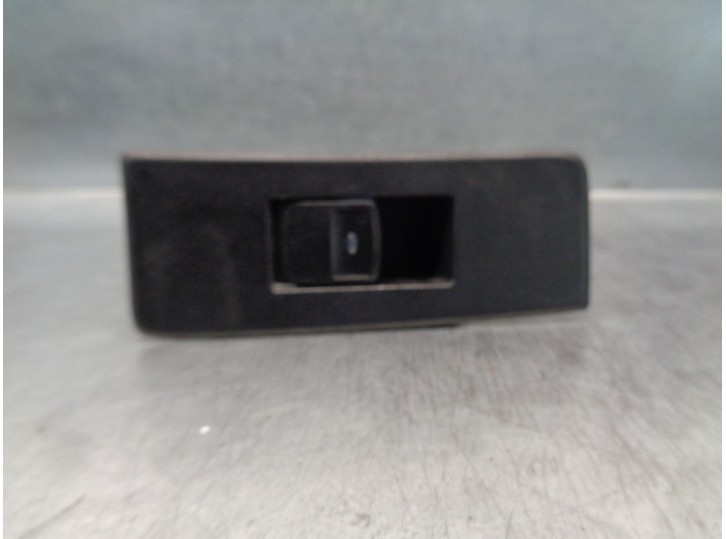 Recambio de mando elevalunas trasero izquierdo para toyota verso 2.0 d-4d cat referencia OEM IAM 742720F010 